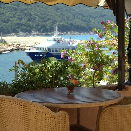 Отель La Calypso Porto  Экстерьер фото